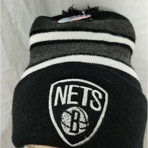 NBA Brooklyn Nets Beanie Pom Winter Knit Hat Cap Striped Black‎ Gray